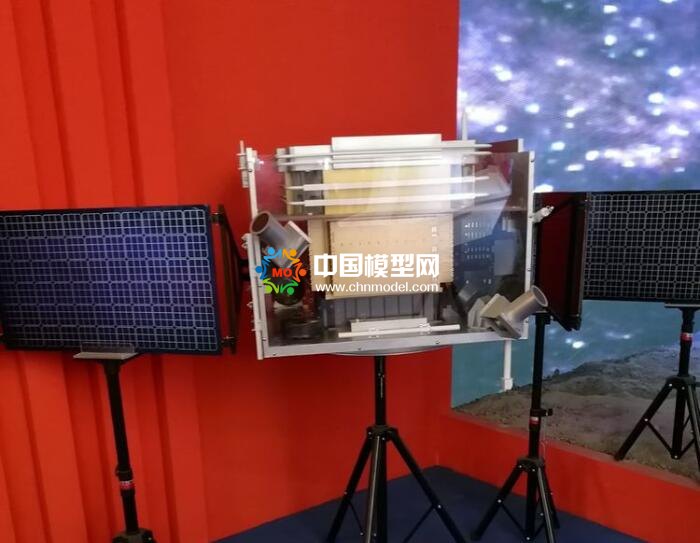 “悟空”號暗物質粒子探測衛星模型