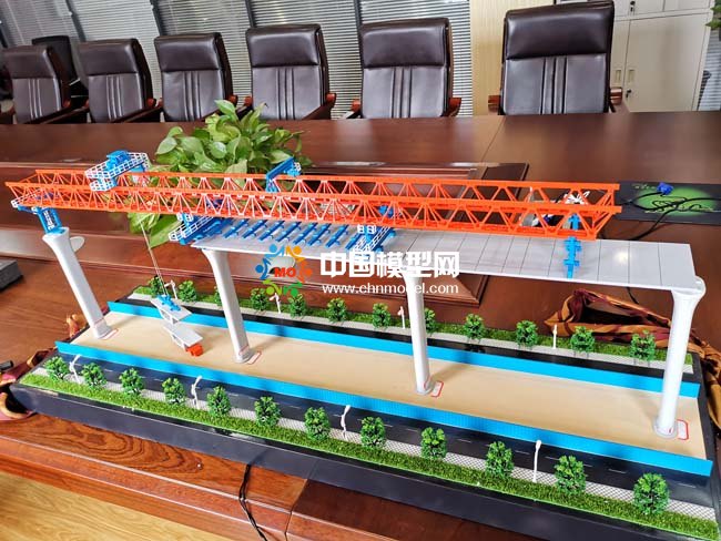 節段拼裝架橋機模型