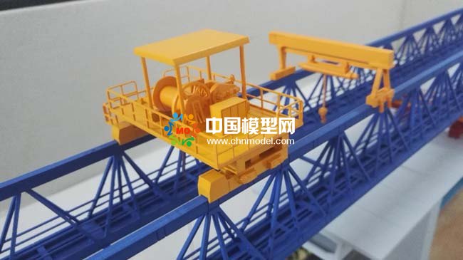 節段拼裝架橋機模型